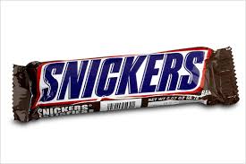 логотип бренда Snickers