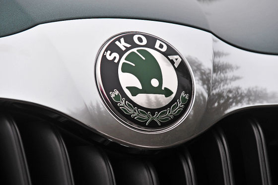 Skoda продолжает жить логотип бренда