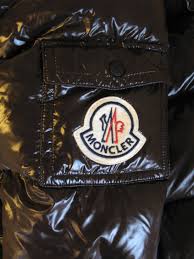 логотип Moncler
